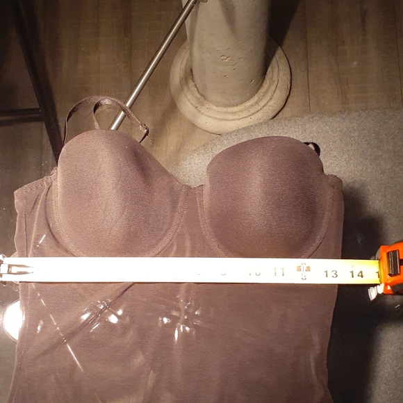 Marilyn Monroe under dress shapewear - Picture 10 of 14